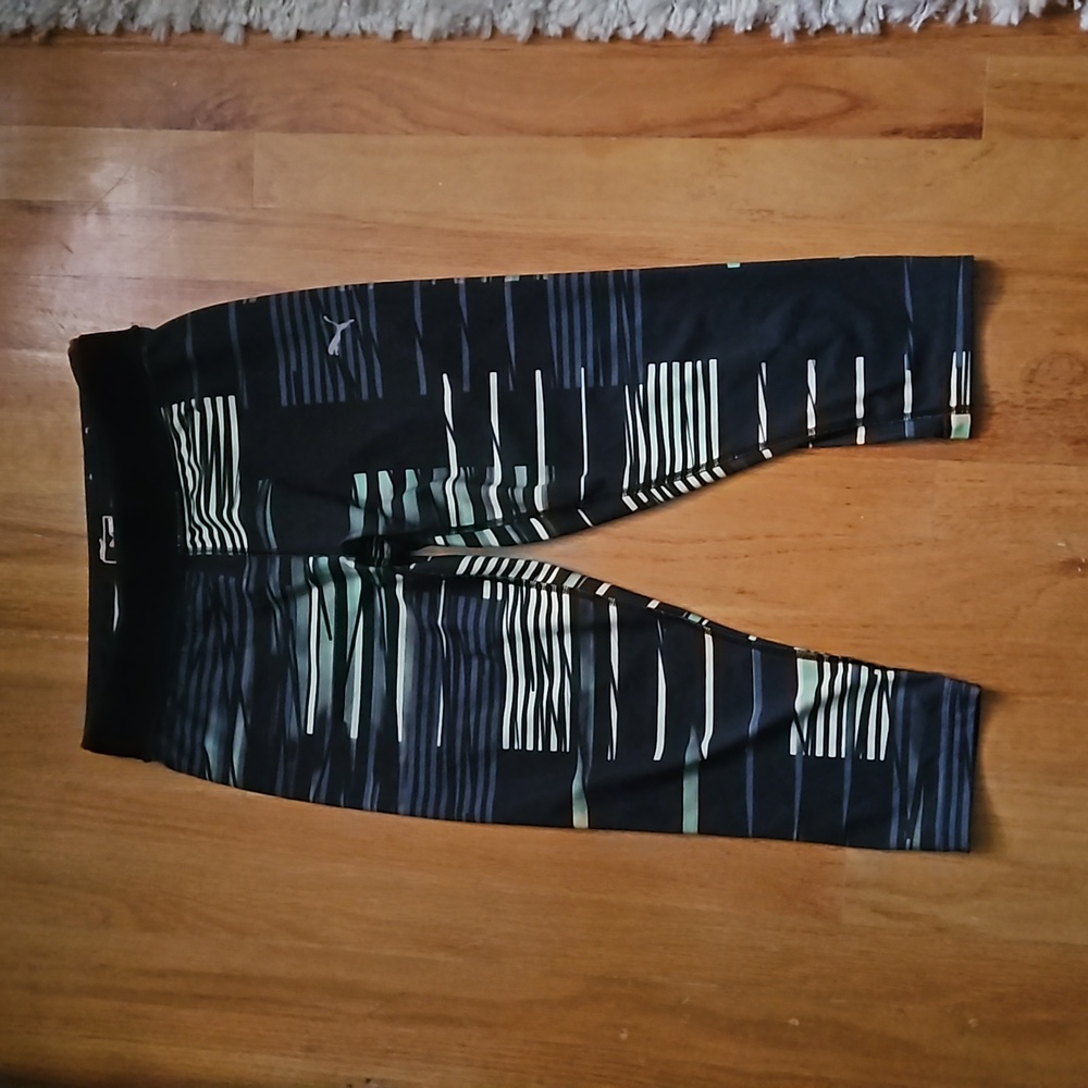 Puma Capri leggings size Medium